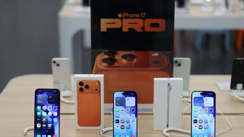 ابتكار غريب يعيد "Lightning" إلى آيفون 17 برو